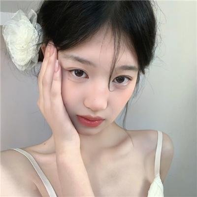 叉手海报